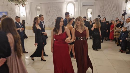 Studniówka IV Liceum Ogólnokształcącego w Chełmie [GALERIA ZDJĘC]