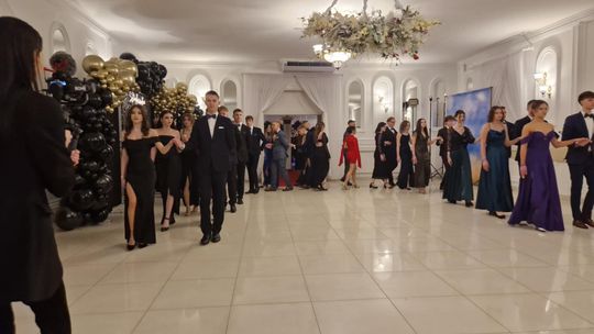 Studniówka IV Liceum Ogólnokształcącego w Chełmie [GALERIA ZDJĘC]