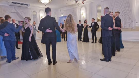 Studniówka IV Liceum Ogólnokształcącego w Chełmie [GALERIA ZDJĘC]