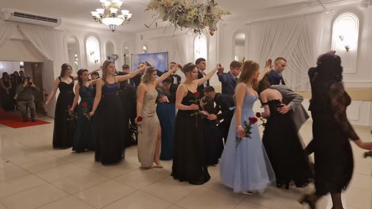 Studniówka IV Liceum Ogólnokształcącego w Chełmie [GALERIA ZDJĘC]