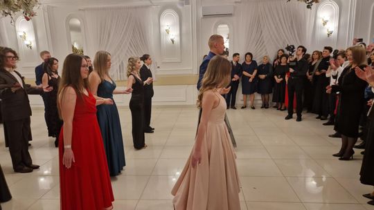 Studniówka IV Liceum Ogólnokształcącego w Chełmie [GALERIA ZDJĘC]