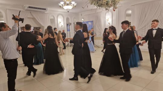 Studniówka IV Liceum Ogólnokształcącego w Chełmie [GALERIA ZDJĘC]