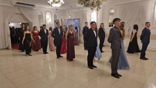 Studniówka IV Liceum Ogólnokształcącego w Chełmie [GALERIA ZDJĘC]