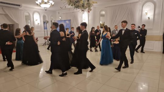 Studniówka IV Liceum Ogólnokształcącego w Chełmie [GALERIA ZDJĘC]