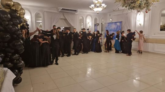 Studniówka IV Liceum Ogólnokształcącego w Chełmie [GALERIA ZDJĘC]