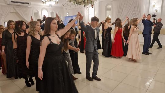 Studniówka IV Liceum Ogólnokształcącego w Chełmie [GALERIA ZDJĘC]