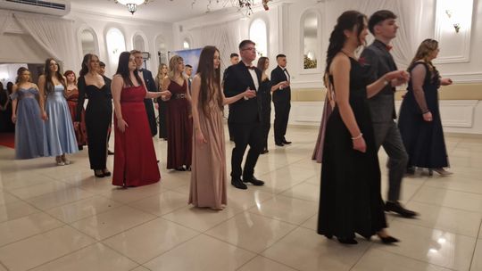 Studniówka IV Liceum Ogólnokształcącego w Chełmie [GALERIA ZDJĘC]