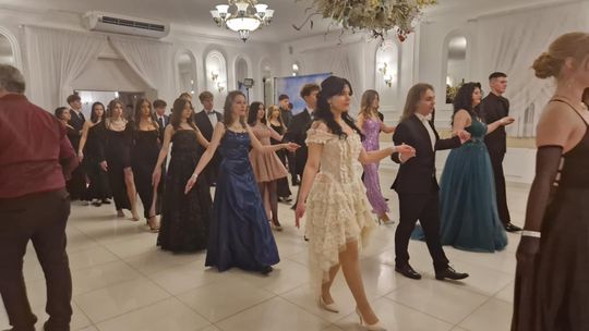 Studniówka IV Liceum Ogólnokształcącego w Chełmie [GALERIA ZDJĘC]