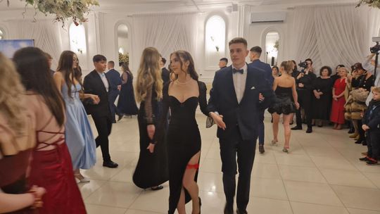 Studniówka IV Liceum Ogólnokształcącego w Chełmie [GALERIA ZDJĘC]