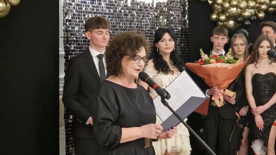 Studniówka IV Liceum Ogólnokształcącego w Chełmie [GALERIA ZDJĘC]