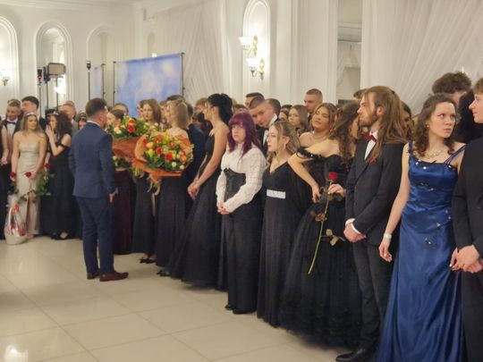 Studniówka IV Liceum Ogólnokształcącego w Chełmie [GALERIA ZDJĘC]