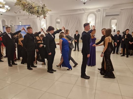 Studniówka IV Liceum Ogólnokształcącego w Chełmie [GALERIA ZDJĘC]