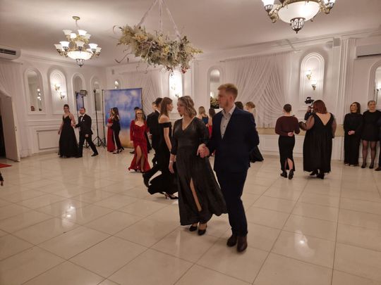 Studniówka IV Liceum Ogólnokształcącego w Chełmie [GALERIA ZDJĘC]