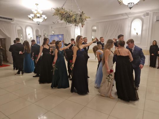 Studniówka IV Liceum Ogólnokształcącego w Chełmie [GALERIA ZDJĘC]