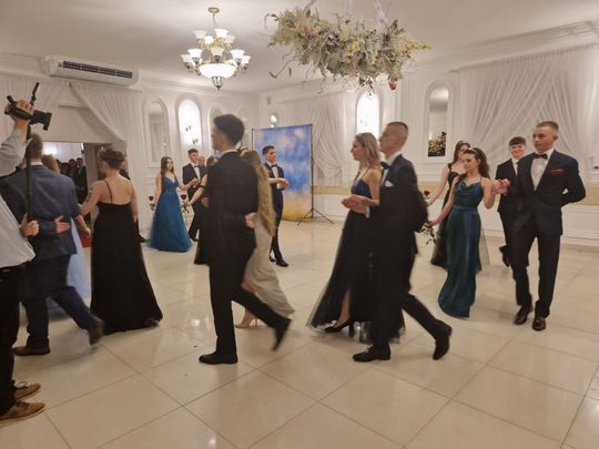 Studniówka IV Liceum Ogólnokształcącego w Chełmie [GALERIA ZDJĘC]