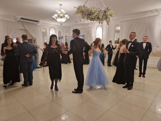 Studniówka IV Liceum Ogólnokształcącego w Chełmie [GALERIA ZDJĘC]