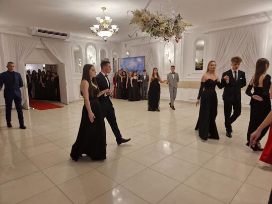 Studniówka IV Liceum Ogólnokształcącego w Chełmie [GALERIA ZDJĘC]