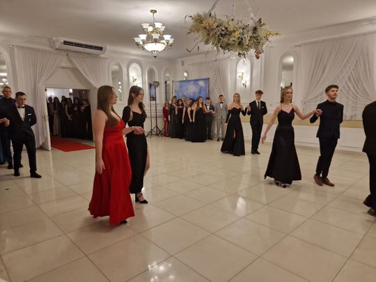 Studniówka IV Liceum Ogólnokształcącego w Chełmie [GALERIA ZDJĘC]