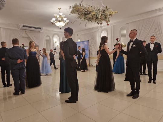 Studniówka IV Liceum Ogólnokształcącego w Chełmie [GALERIA ZDJĘC]