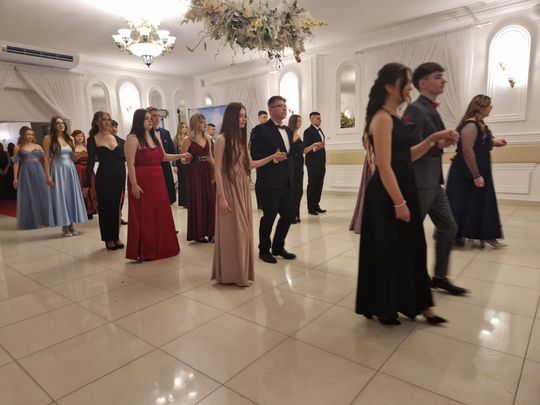 Studniówka IV Liceum Ogólnokształcącego w Chełmie [GALERIA ZDJĘC]