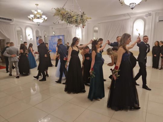 Studniówka IV Liceum Ogólnokształcącego w Chełmie [GALERIA ZDJĘC]