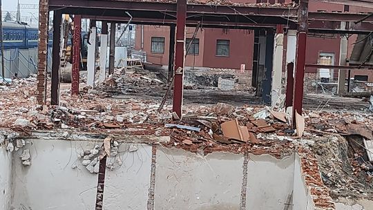 Chełm. Dworzec PKP niemal zrównany z ziemią. Powstanie nowy za prawie 26 mln zł [ZDJĘCIA]