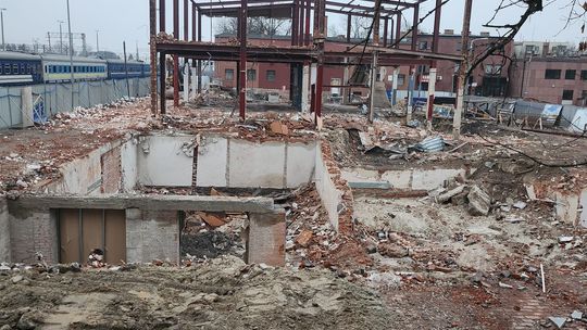 Chełm. Dworzec PKP niemal zrównany z ziemią. Powstanie nowy za prawie 26 mln zł [ZDJĘCIA]