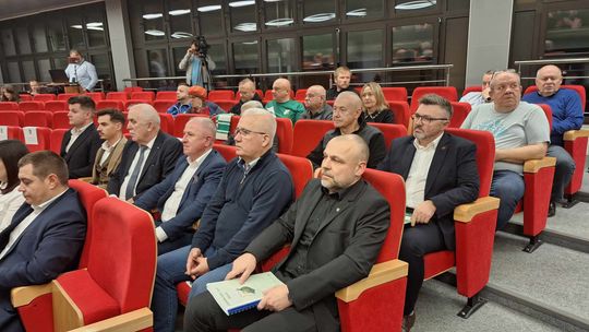 Chełm. Uroczysta sesja  rady miasta. 2025 - Rok Jubileuszowy ChKS Chełmianka Chełm [GALERIA ZDJĘĆ]