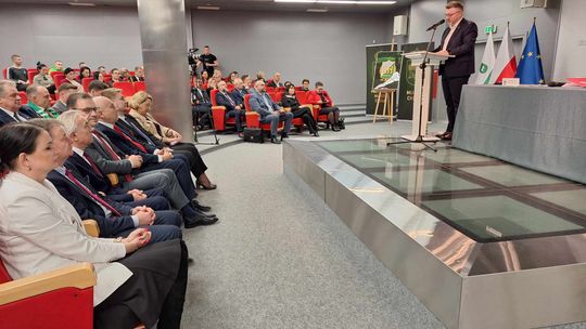 Chełm. Uroczysta sesja  rady miasta. 2025 - Rok Jubileuszowy ChKS Chełmianka Chełm [GALERIA ZDJĘĆ]