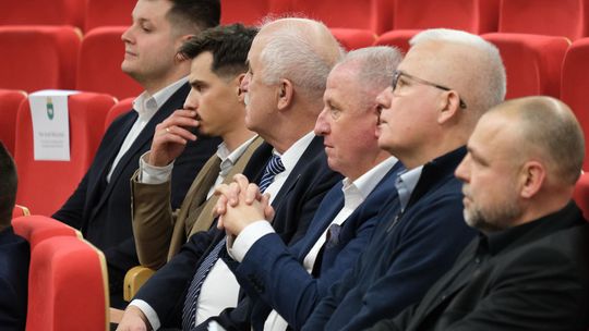 Chełm. Uroczysta sesja  rady miasta. 2025 - Rok Jubileuszowy ChKS Chełmianka Chełm [GALERIA ZDJĘĆ]