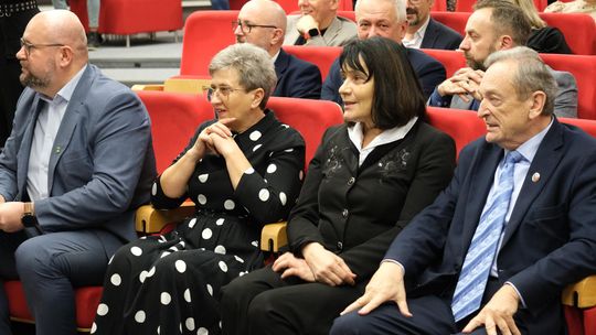 Chełm. Uroczysta sesja  rady miasta. 2025 - Rok Jubileuszowy ChKS Chełmianka Chełm [GALERIA ZDJĘĆ]