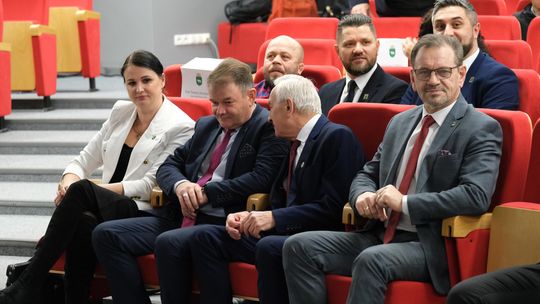 Chełm. Uroczysta sesja  rady miasta. 2025 - Rok Jubileuszowy ChKS Chełmianka Chełm [GALERIA ZDJĘĆ]