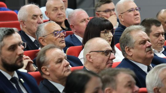 Chełm. Uroczysta sesja  rady miasta. 2025 - Rok Jubileuszowy ChKS Chełmianka Chełm [GALERIA ZDJĘĆ]
