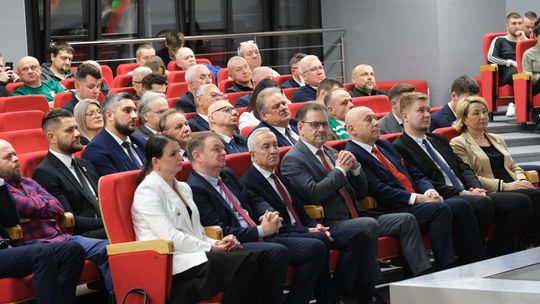 Chełm. Uroczysta sesja  rady miasta. 2025 - Rok Jubileuszowy ChKS Chełmianka Chełm [GALERIA ZDJĘĆ]