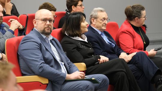 Chełm. Uroczysta sesja  rady miasta. 2025 - Rok Jubileuszowy ChKS Chełmianka Chełm [GALERIA ZDJĘĆ]