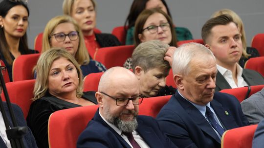 Chełm. Uroczysta sesja  rady miasta. 2025 - Rok Jubileuszowy ChKS Chełmianka Chełm [GALERIA ZDJĘĆ]