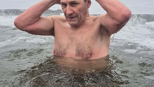 Zimna woda niestraszna Krasnostawskim Karpiom! [GALERIA ZDJĘĆ]