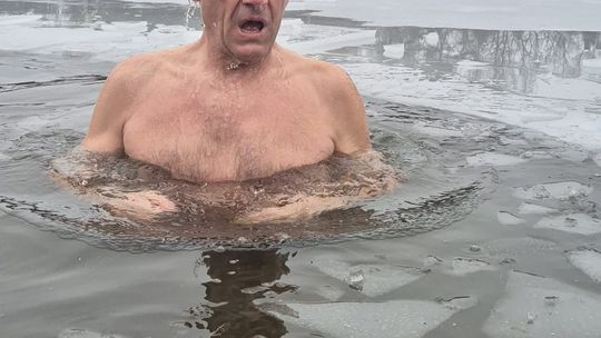 Zimna woda niestraszna Krasnostawskim Karpiom! [GALERIA ZDJĘĆ]