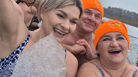 Zimna woda niestraszna Krasnostawskim Karpiom! [GALERIA ZDJĘĆ]