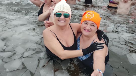 Zimna woda niestraszna Krasnostawskim Karpiom! [GALERIA ZDJĘĆ]