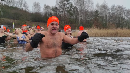 Zimna woda niestraszna Krasnostawskim Karpiom! [GALERIA ZDJĘĆ]