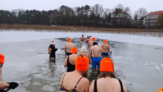 Zimna woda niestraszna Krasnostawskim Karpiom! [GALERIA ZDJĘĆ]