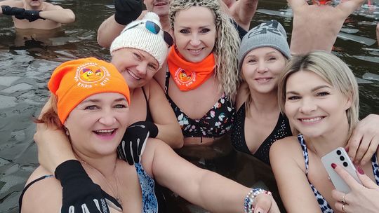 Zimna woda niestraszna Krasnostawskim Karpiom! [GALERIA ZDJĘĆ]