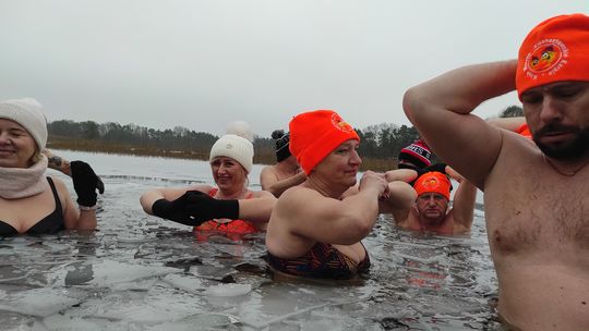 Zimna woda niestraszna Krasnostawskim Karpiom! [GALERIA ZDJĘĆ]