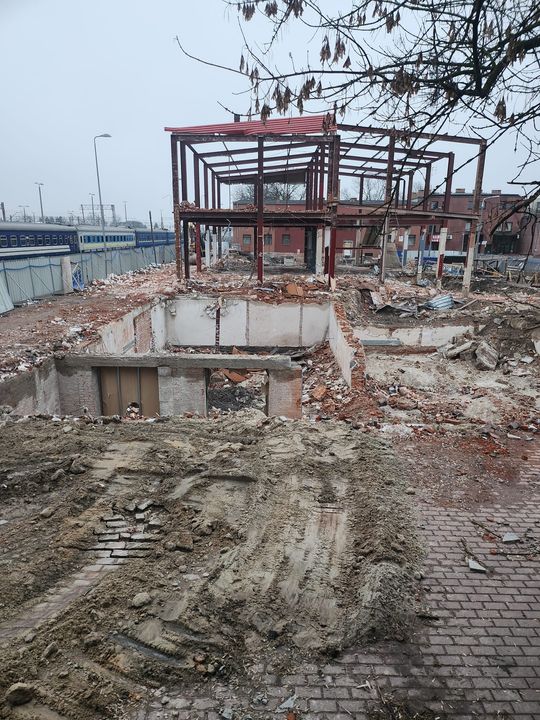 Chełm. Dworzec PKP niemal zrównany z ziemią. Powstanie nowy za prawie 26 mln zł [ZDJĘCIA]