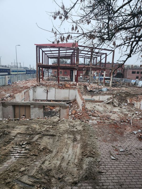 Chełm. Dworzec PKP niemal zrównany z ziemią. Powstanie nowy za prawie 26 mln zł [ZDJĘCIA]