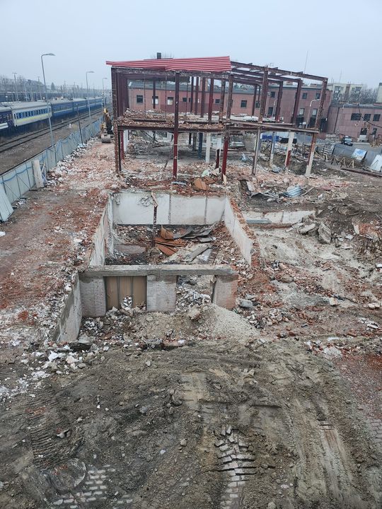 Chełm. Dworzec PKP niemal zrównany z ziemią. Powstanie nowy za prawie 26 mln zł [ZDJĘCIA]