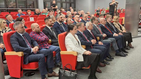 Chełm. Uroczysta sesja  rady miasta. 2025 - Rok Jubileuszowy ChKS Chełmianka Chełm [GALERIA ZDJĘĆ]