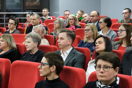 Chełm. Uroczysta sesja  rady miasta. 2025 - Rok Jubileuszowy ChKS Chełmianka Chełm [GALERIA ZDJĘĆ]