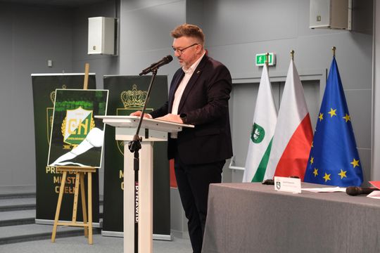 Chełm. Uroczysta sesja  rady miasta. 2025 - Rok Jubileuszowy ChKS Chełmianka Chełm [GALERIA ZDJĘĆ]